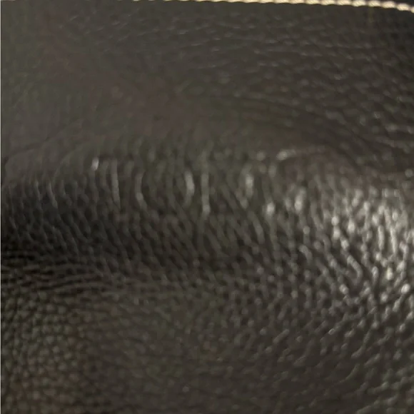 Chic Black Leather Shoulder Bag - Picture 6 of 7